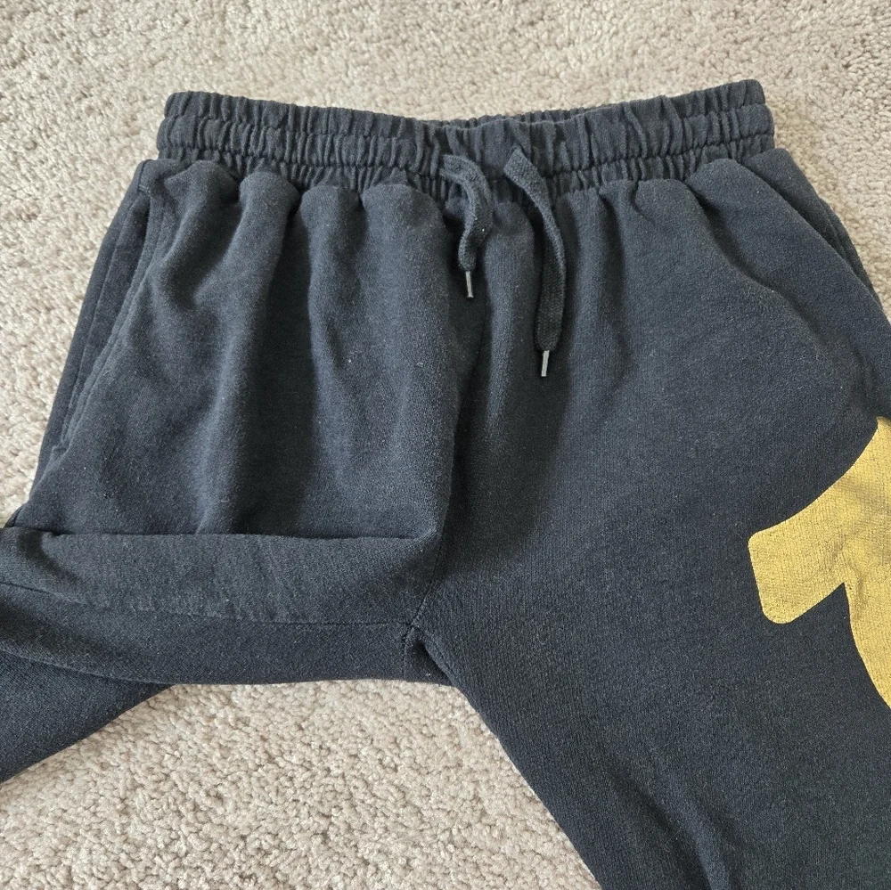 True Religion Mens Sweatpants Joggers Medium Gold HORSESHOE Logo Black Cuffed‎